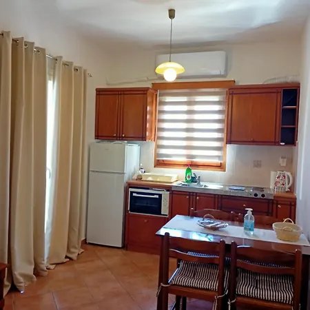 Thalassini Avra * Azolimnos