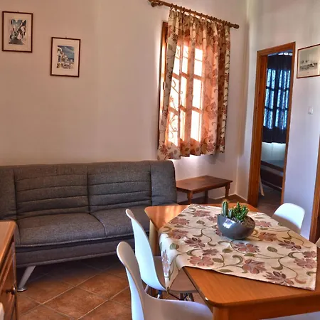 Thalassini Avra Apartment *