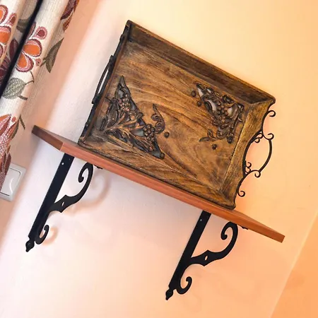 Thalassini Avra * Azolimnos